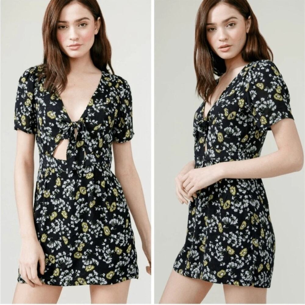Free People Jinx Tie Front Romper Dress Black Sunflower Floral Women’s Size 8